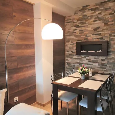 S Nadhernym Vyhladom Na Tatry Veľký Slavkov